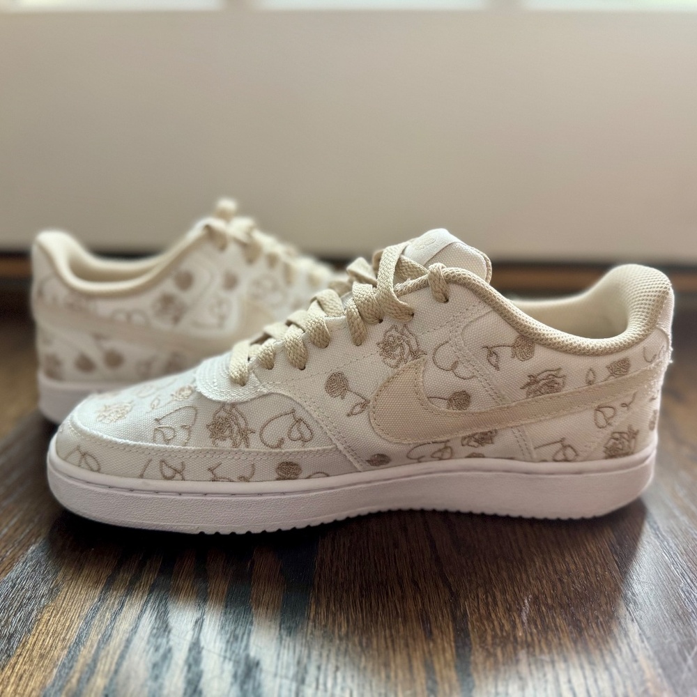 Embroidered Nike Court Vision Lows - Valentine's Day ed. - Picture 4 of 10